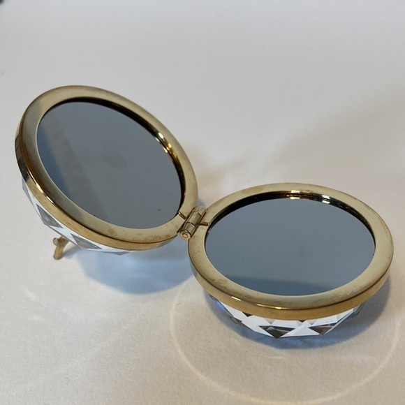 Genuine Swarovski Crystal Apple Mirror w/ Gold Leaf Signed Opens - Picture 8 of 8